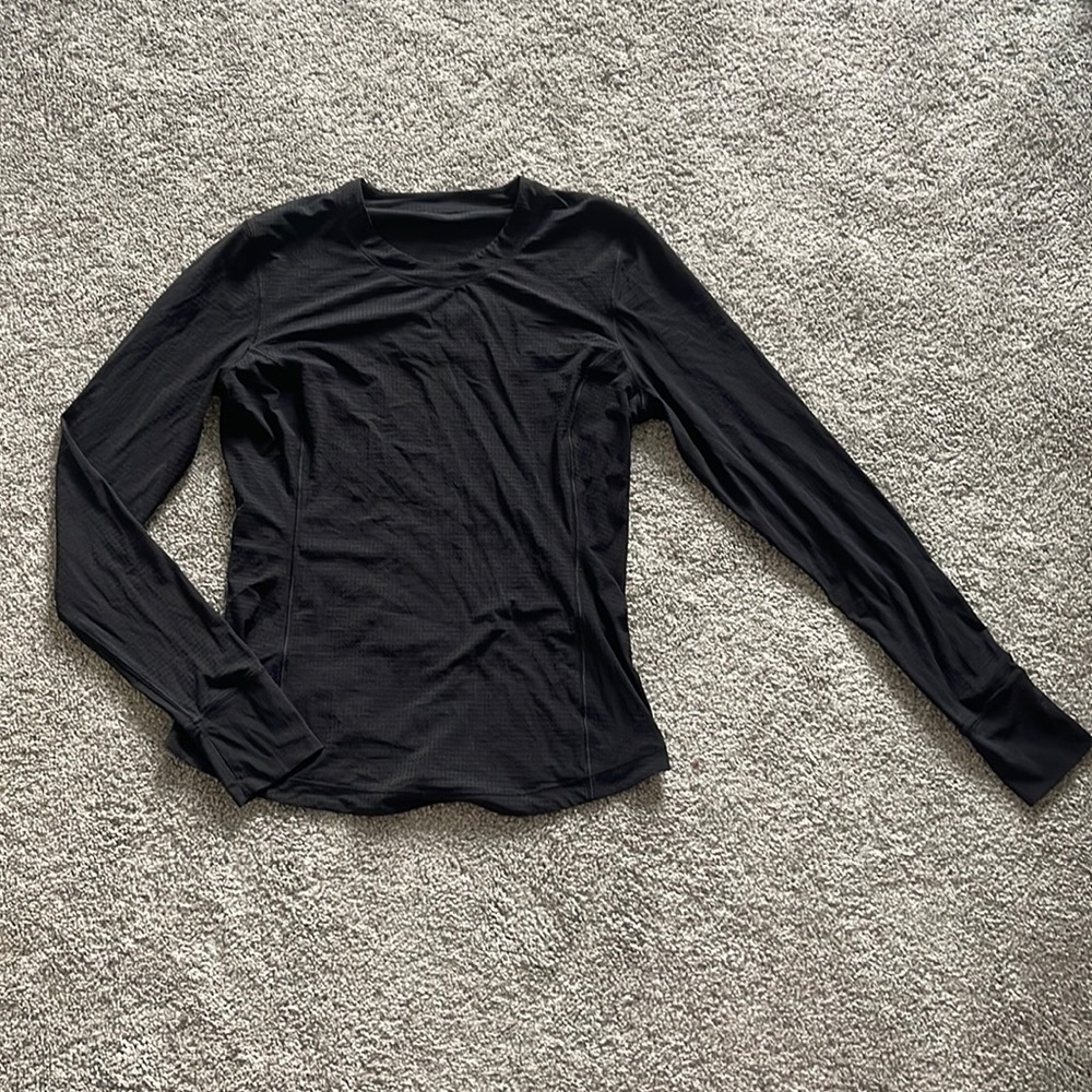 Lululemon ventilated mesh-back running long sleeve shirt